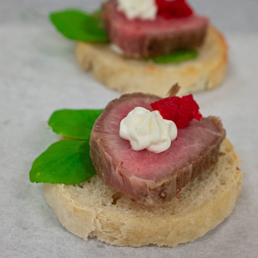 beef-horseradish-dollup-appetizer-BLEU-BLANC-ROUGE